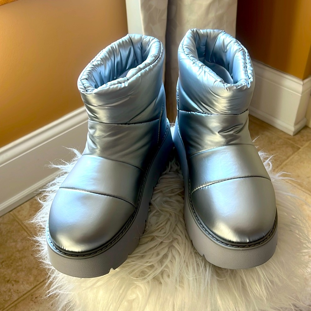 Silver platform puffer short boots